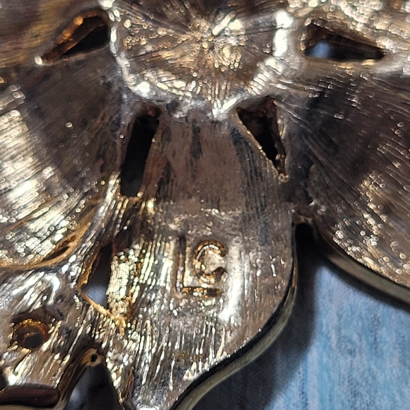 Vintage Liz Claiborne Poinsettia Flower Brooch. - Picture 5 of 5